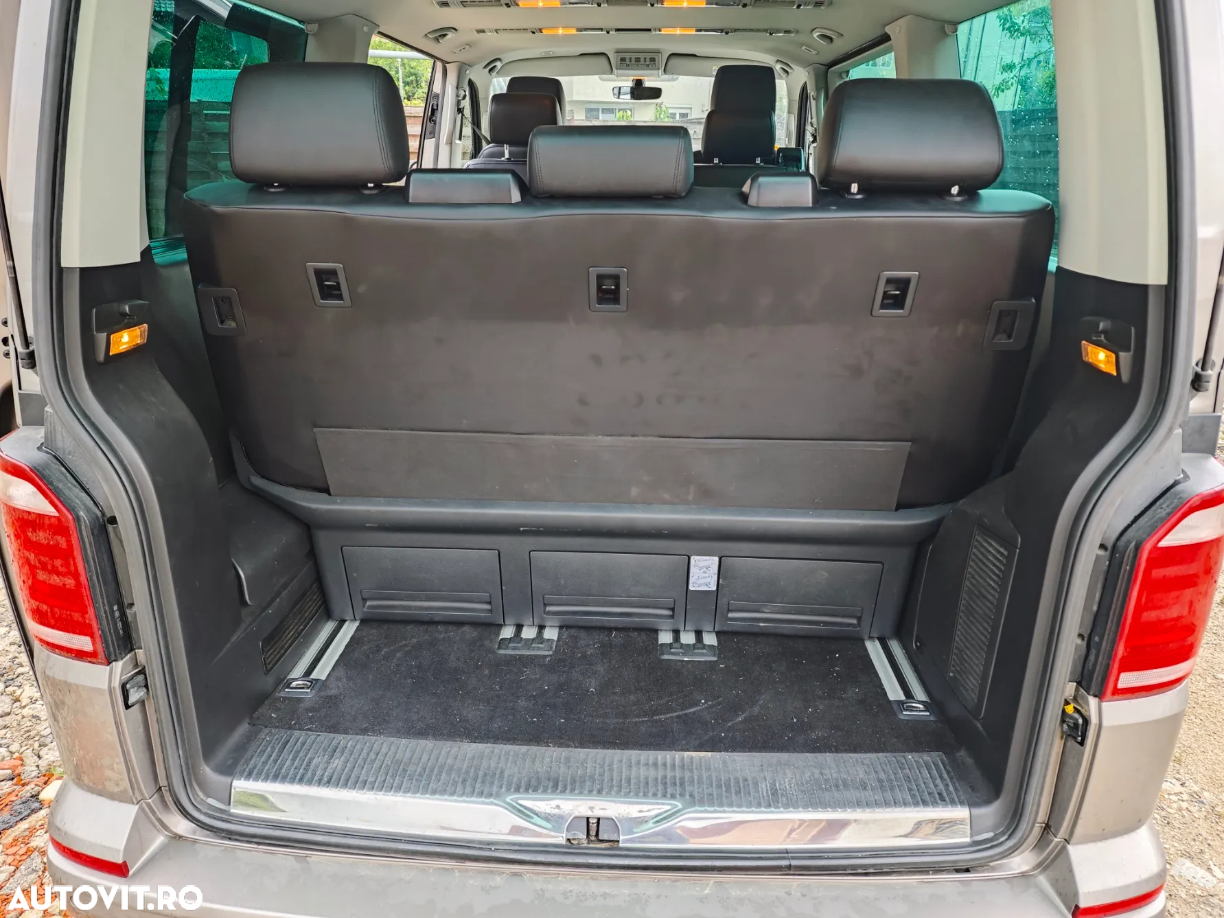 Volkswagen Multivan - 7