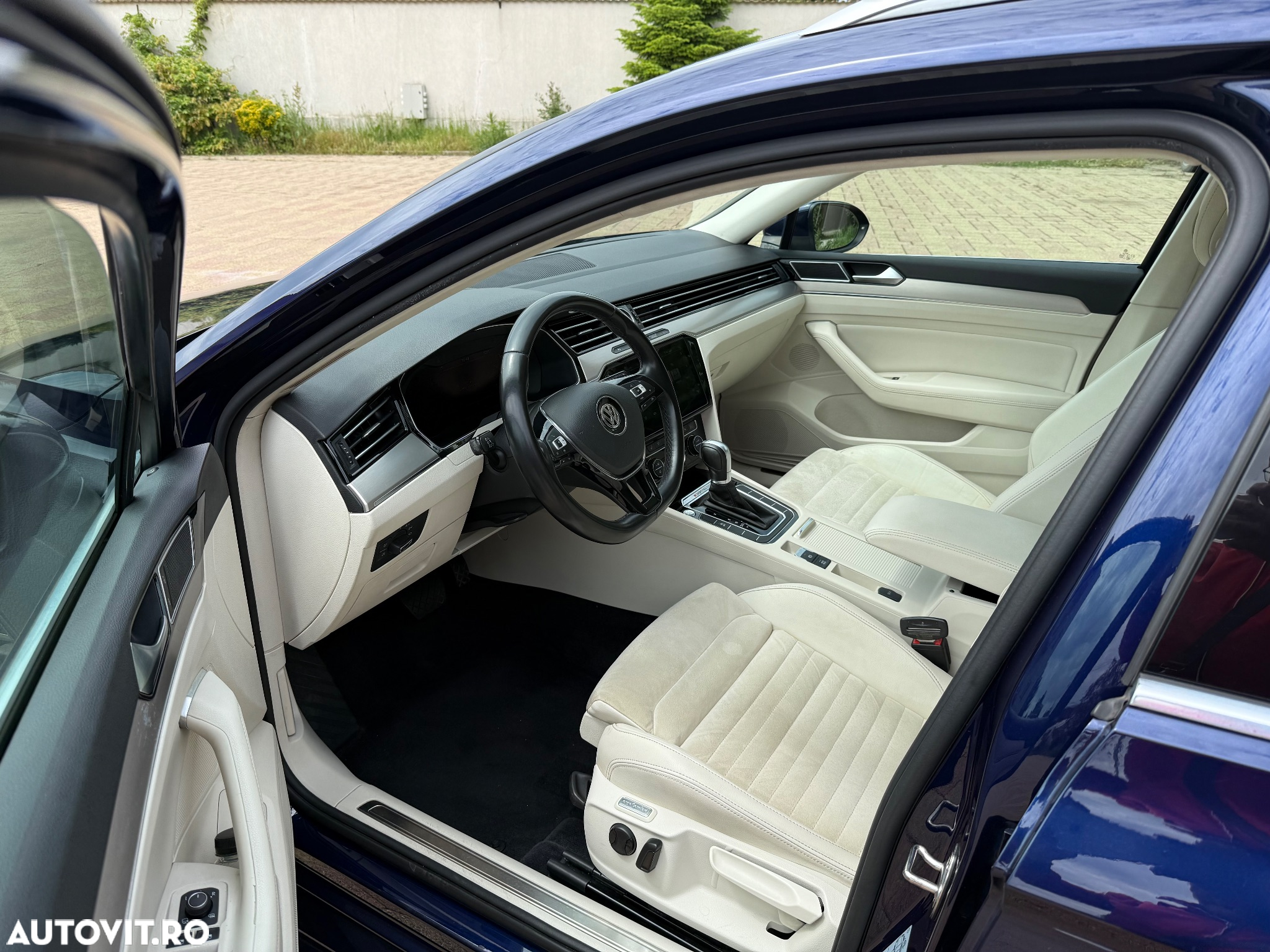 Volkswagen Passat Variant 2.0 TDI DSG 4Motion Highline - 14
