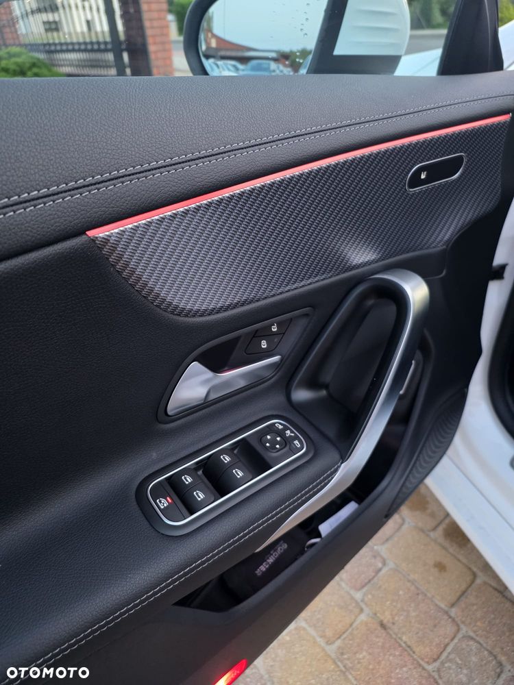 Mercedes-Benz CLA 180 d Progressive 8G-DCT - 15