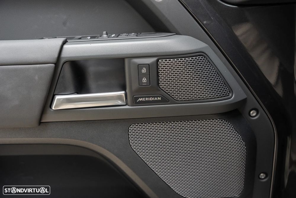 Land Rover Defender 2.0 P400e 110 AWD - 29