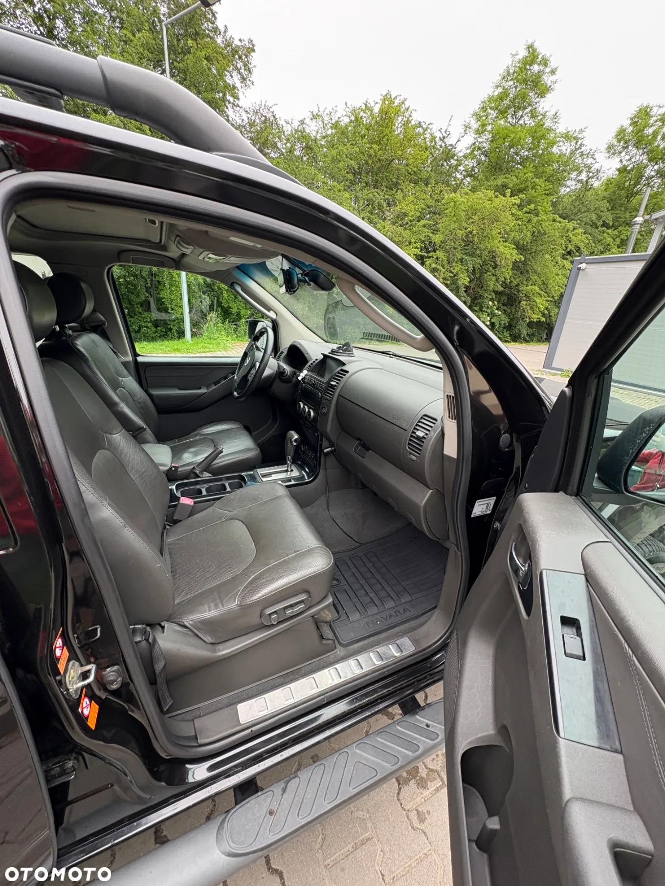 Nissan Navara 2.5 D Platinum - 13