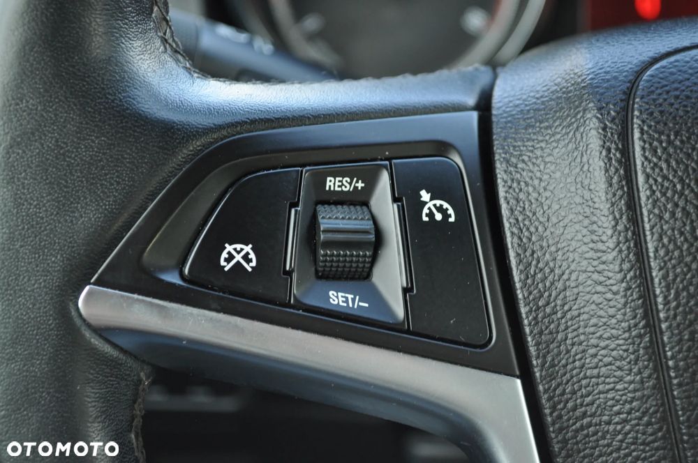 Opel Astra 1.4 Turbo 150 Jahre - 25