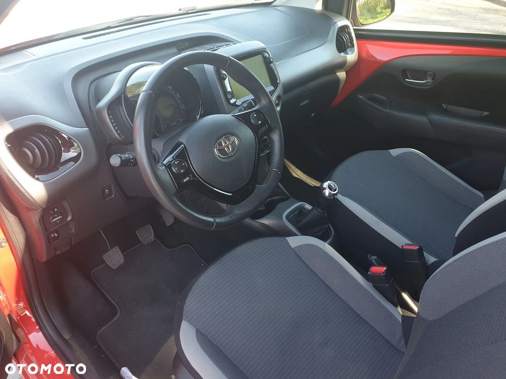 Toyota Aygo x-play - 16