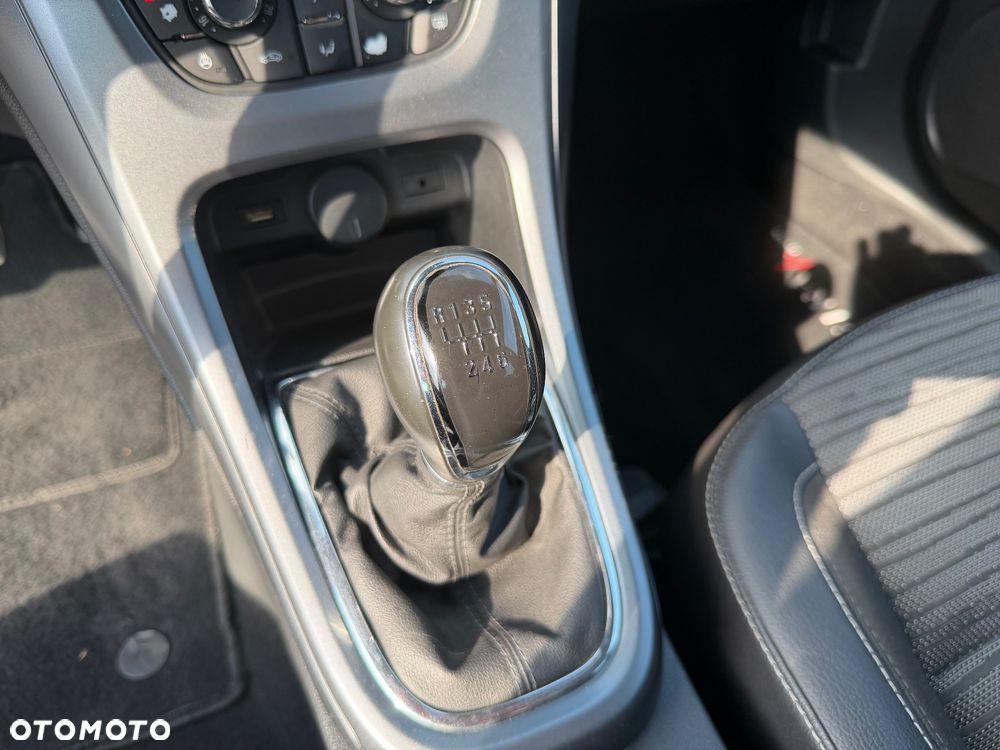Opel Astra 1.6 CDTI Executive - 21