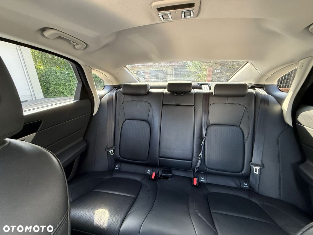 Jaguar XF 2.0 T Prestige - 17