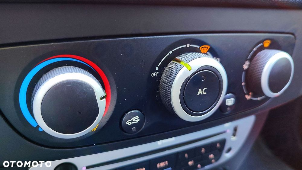 Renault Megane dCi 110 FAP LIMITED - 32