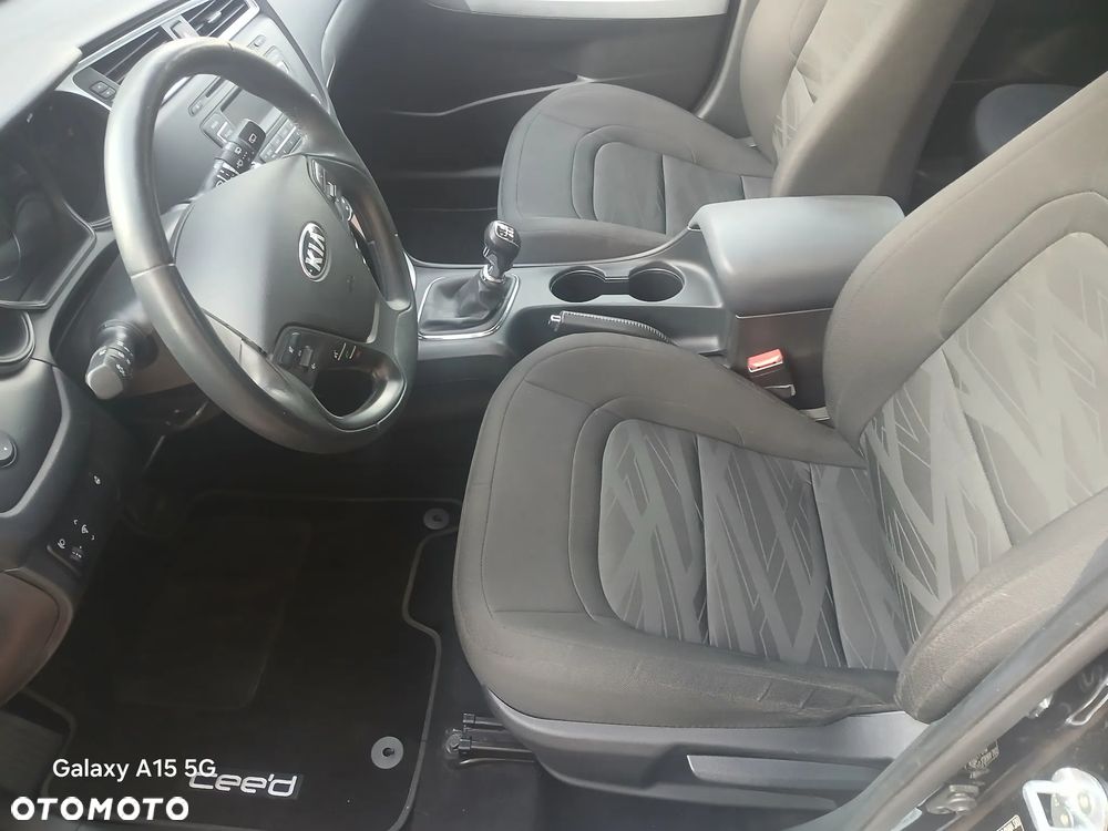 Kia Ceed - 14