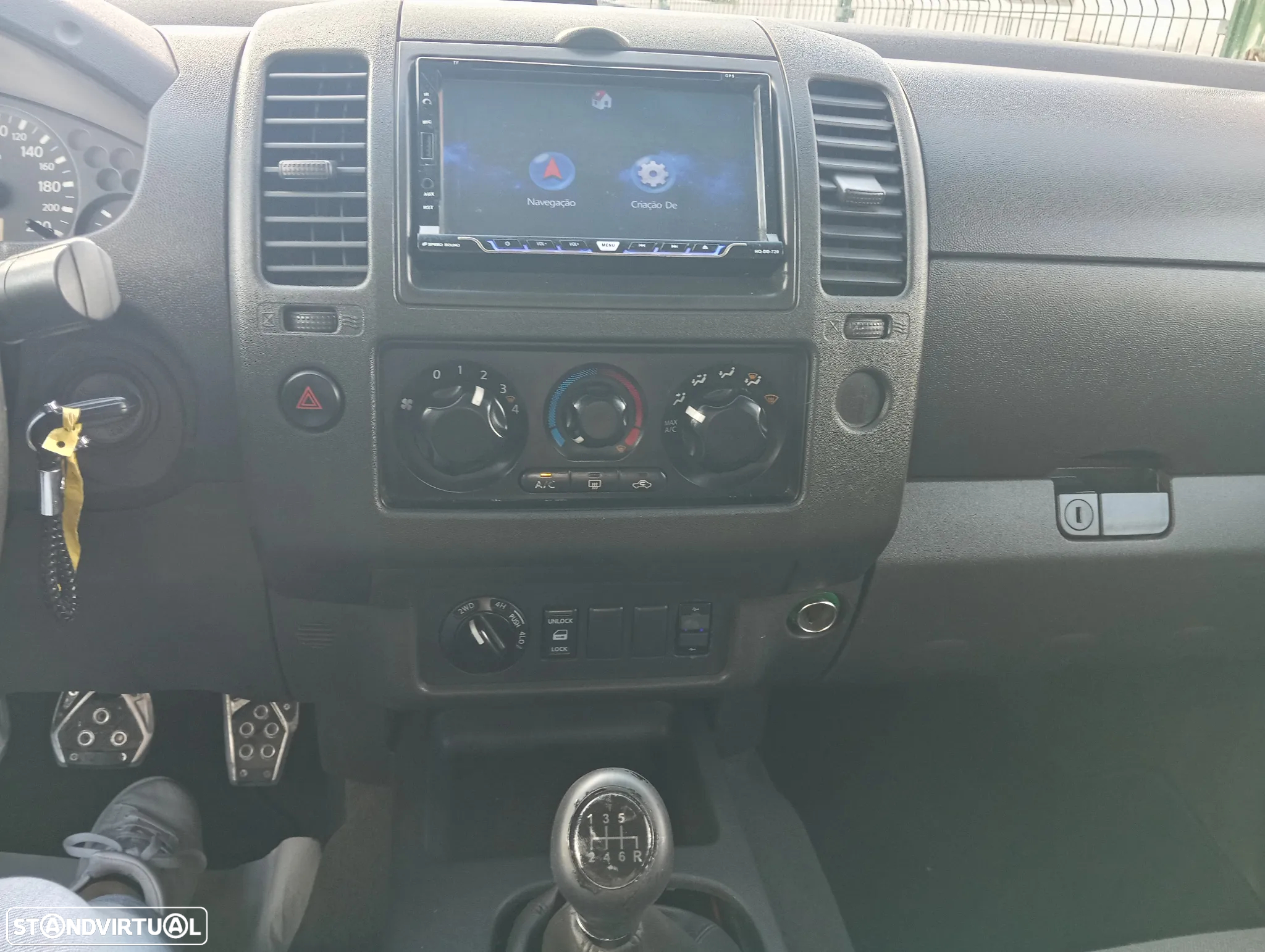 Nissan Navara 2.5 dCi CD Pilot - 9
