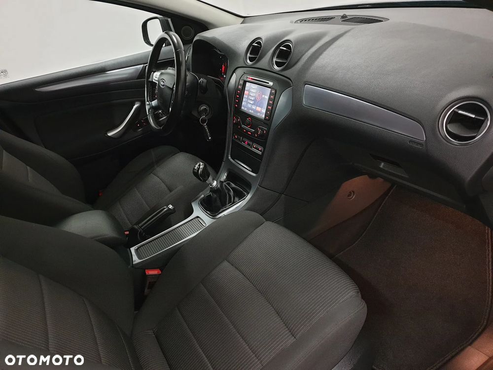 Ford Mondeo SW 2.0 TDCi Titanium - 38