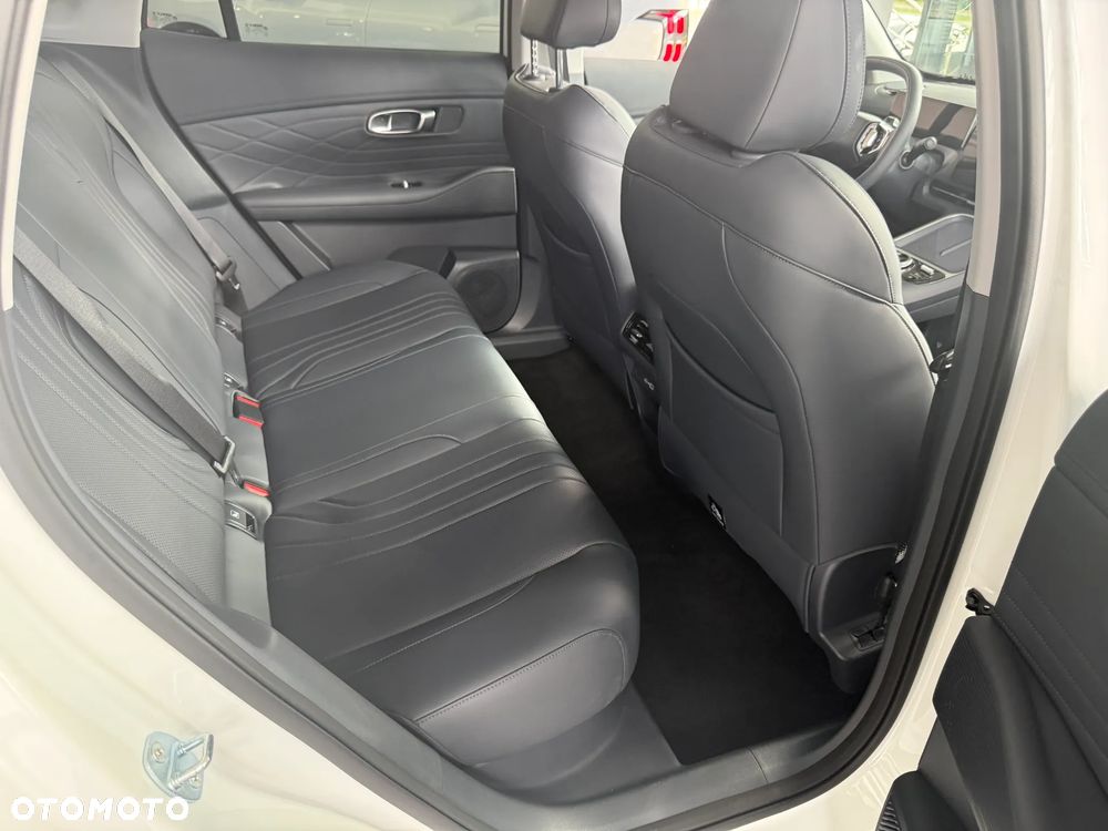 Geely Starray EM-i 1.5 PHEV Pro - 36