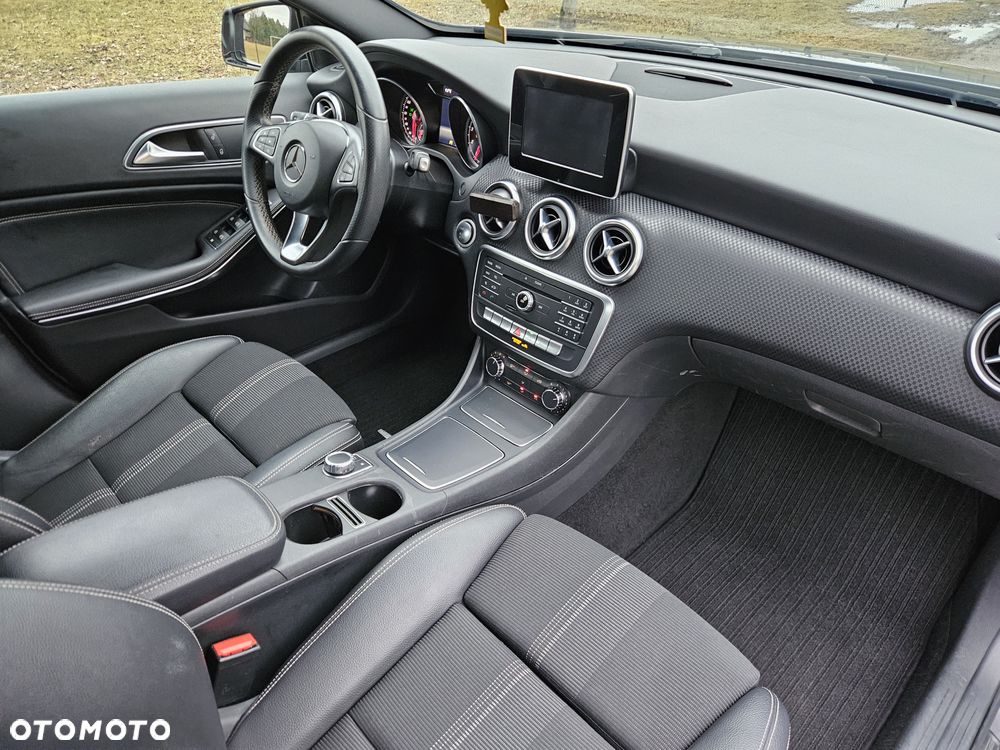 Mercedes-Benz Klasa A 180 7G-DCT StreetStyle - 37