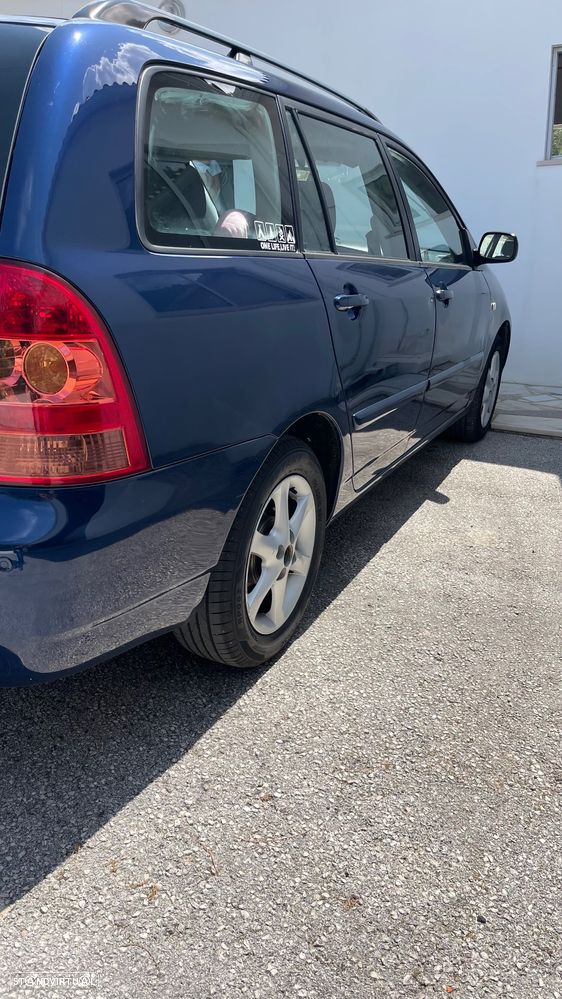 Toyota Corolla SW 2.0 D-4D SE - 2