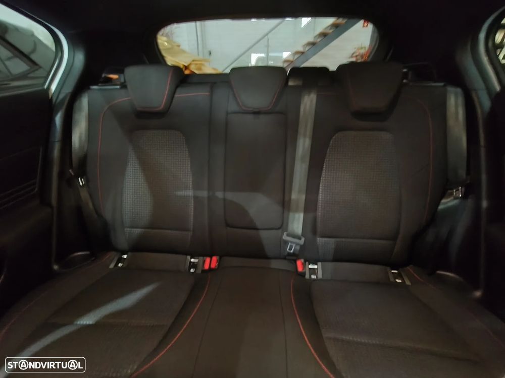 Ford Focus 1.0 EcoBoost MHEV ST-Line - 7