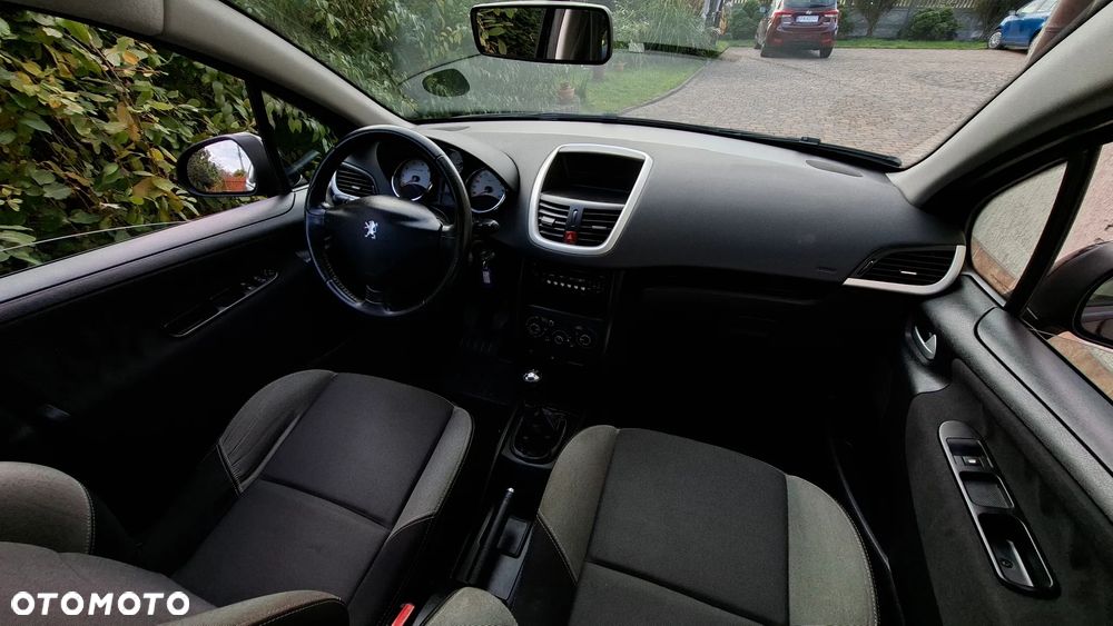 Peugeot 207 1.4 16V Sporty - 16