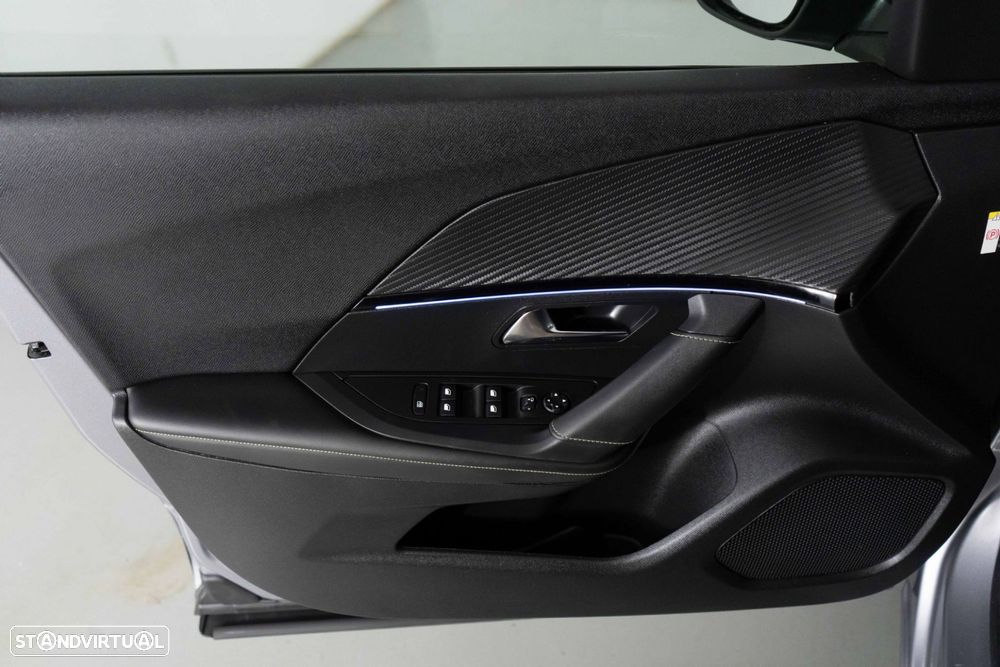Peugeot 2008 1.2 PureTech GT Line EAT8 - 29
