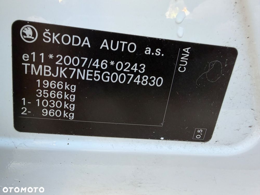 Skoda Octavia 2.0 TDI RS - 36