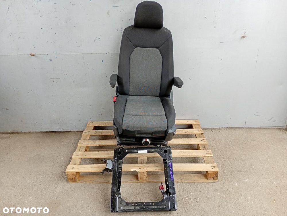 fotel kierowcy pneumatyczny siedzenie lewe vw crafter II 7c man tge 2018-2026r europa - 1