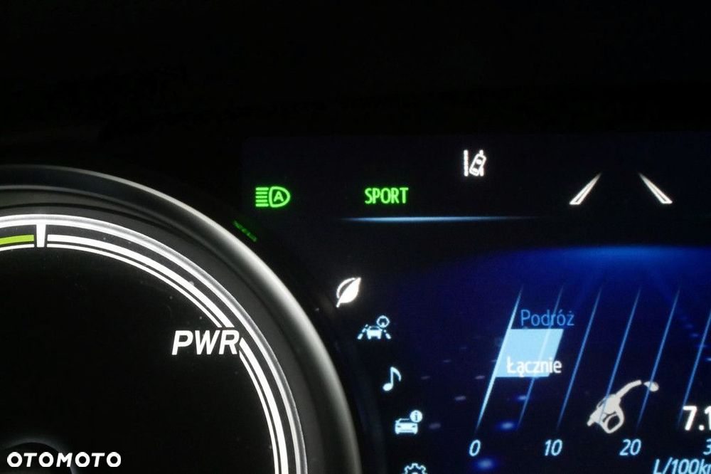 Toyota Camry 2.5 Hybrid Comfort CVT - 21