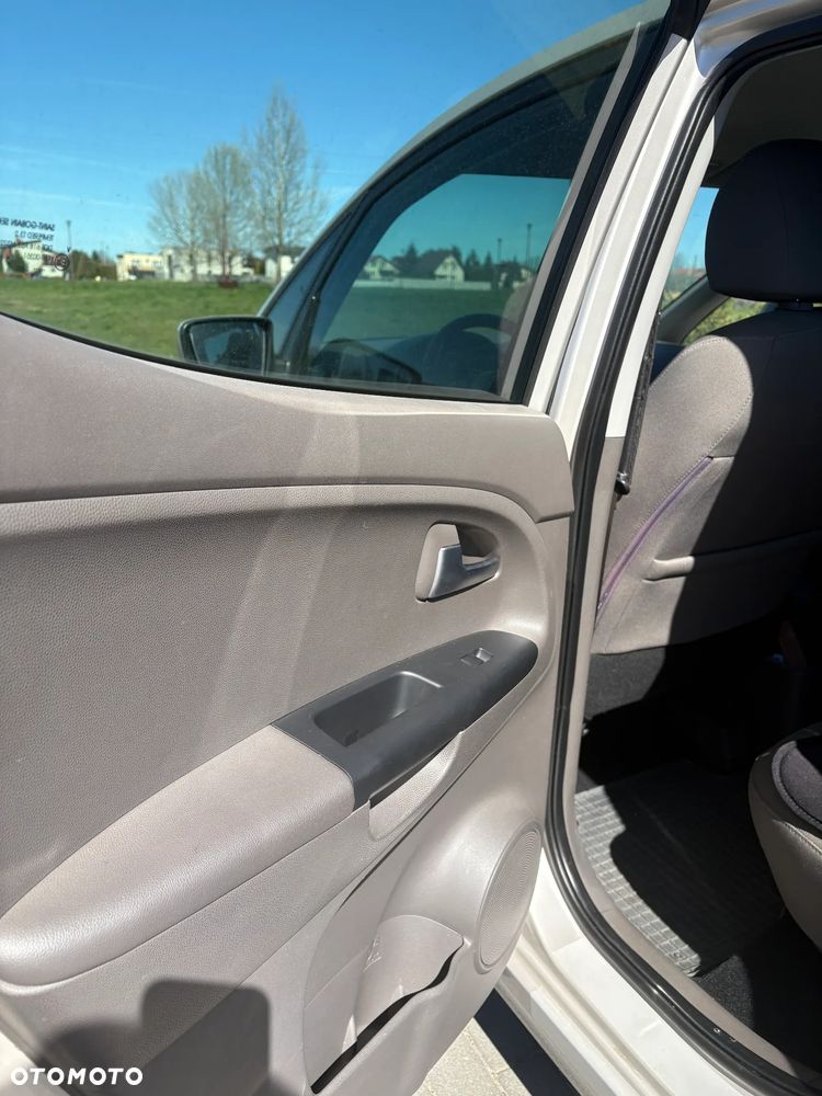 Kia Venga 1.6 L - 6