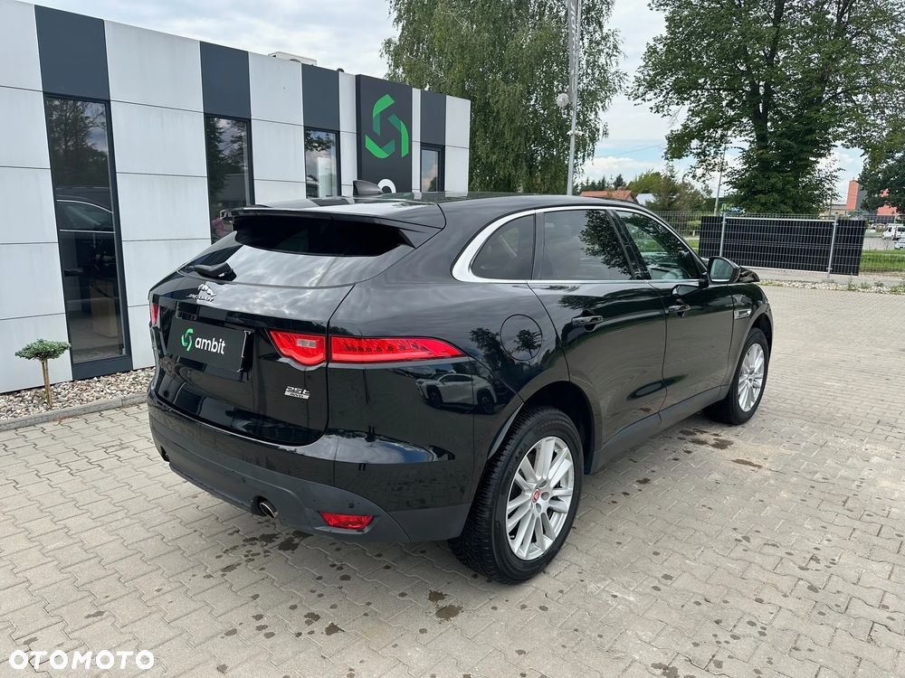 Jaguar F-Pace - 6