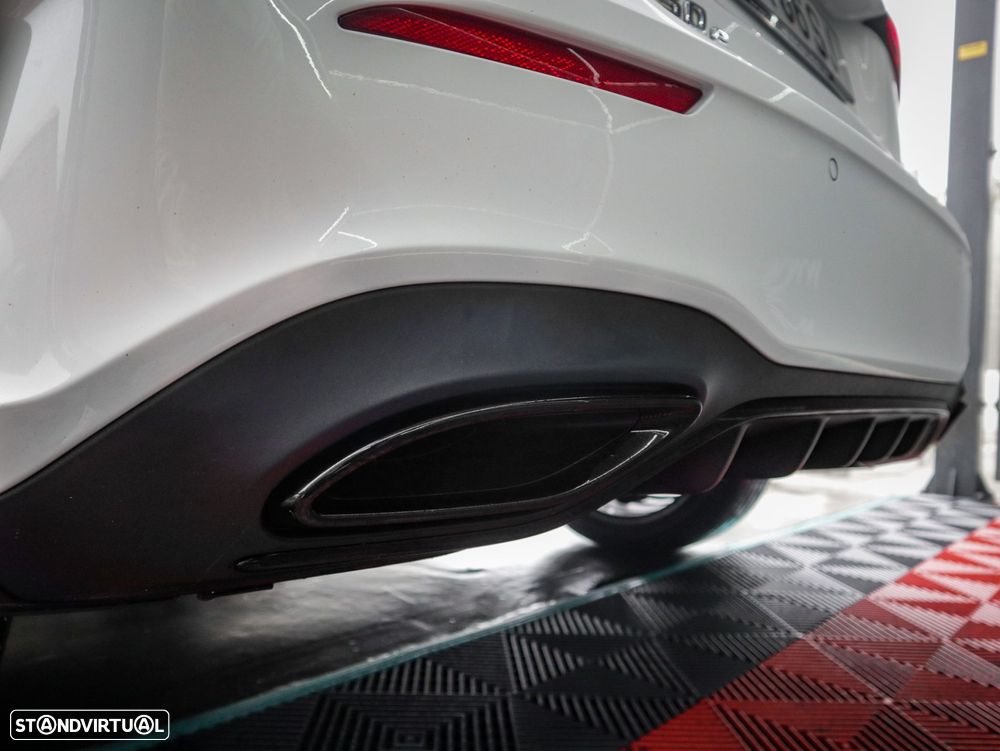 Mercedes-Benz A 250 e 8G-DCT Edition AMG Line - 10