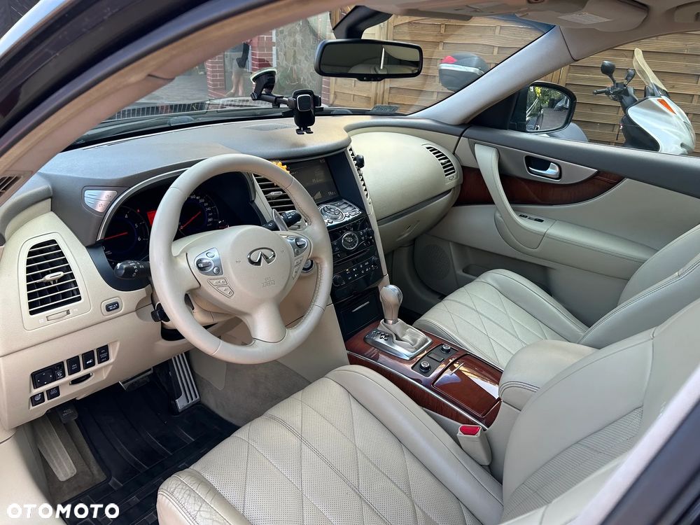 Infiniti FX FX30d GT Premium - 14