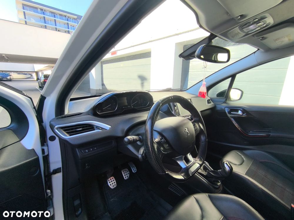 Peugeot 208 1.2 PureTech Allure S&S - 8