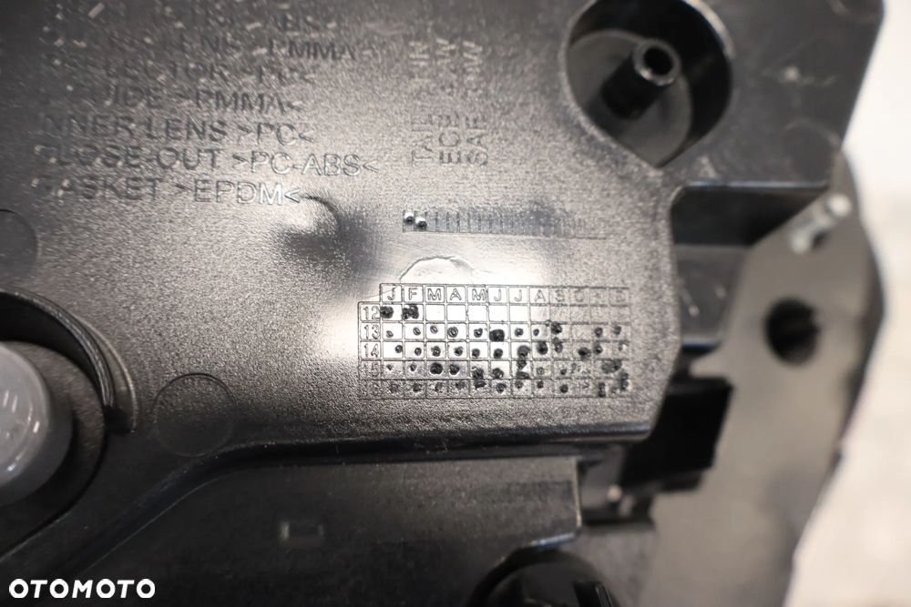 LAMPA TYLNA TYŁ PRAWA W KLAPE JEEP GRAND CHEROKEE IV 4 WK2 LIFT P68142944AJ 2017 - 13