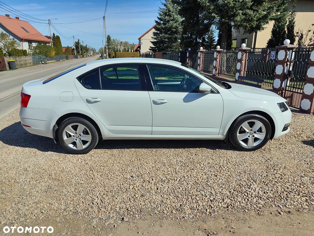Skoda Octavia 1.5 TSI ACT Style DSG - 6