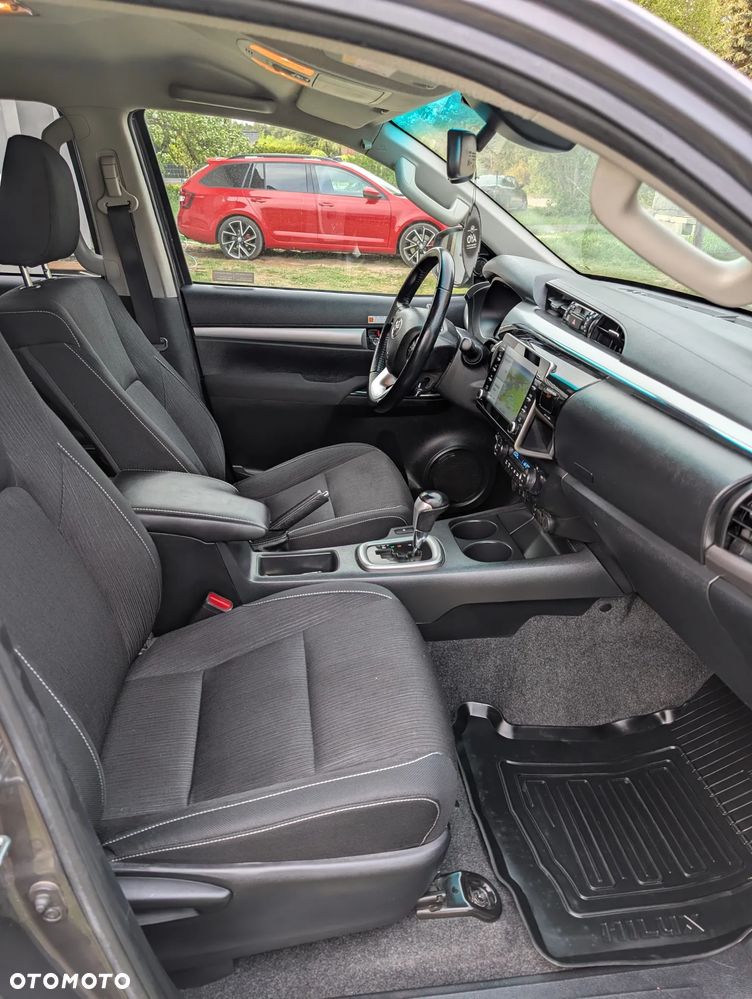 Toyota Hilux - 11