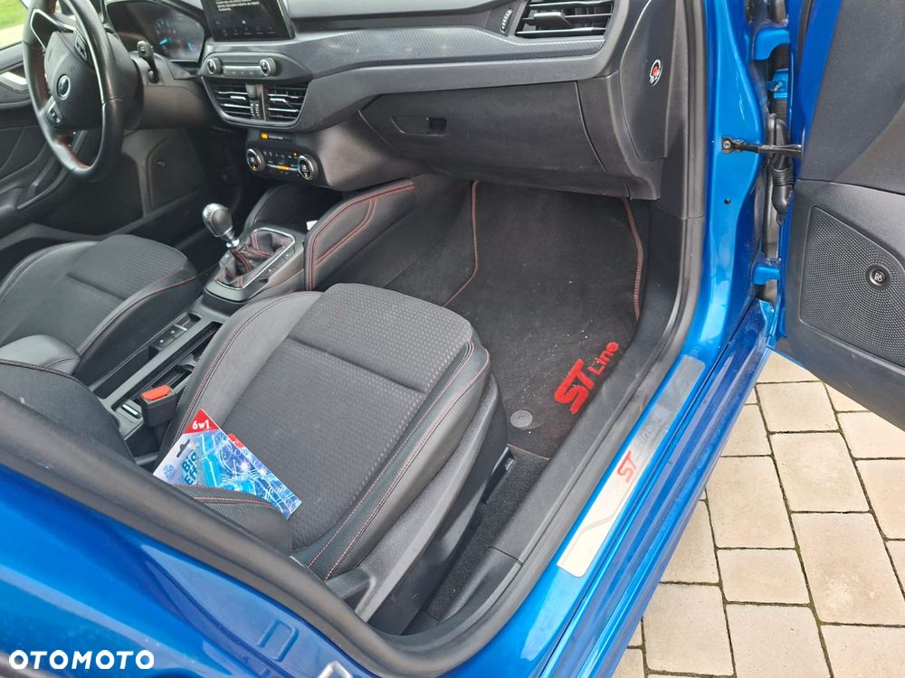 Ford Focus 1.0 EcoBoost Start-Stopp-System ST-LINE DESIGN - 5