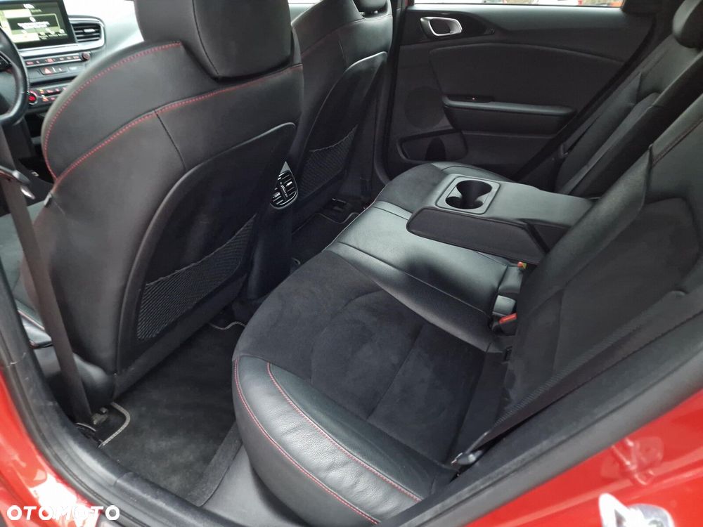 Kia ProCeed 1.6 T-GDI GT DCT - 24