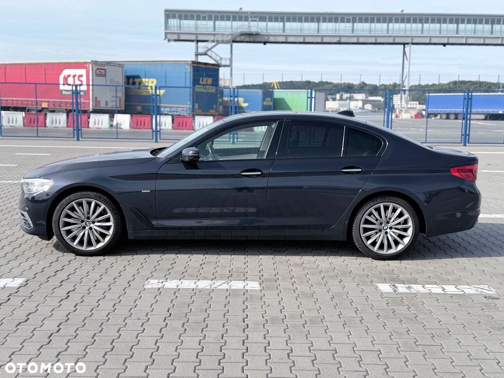 BMW Seria 5 540i Luxury Line - 16