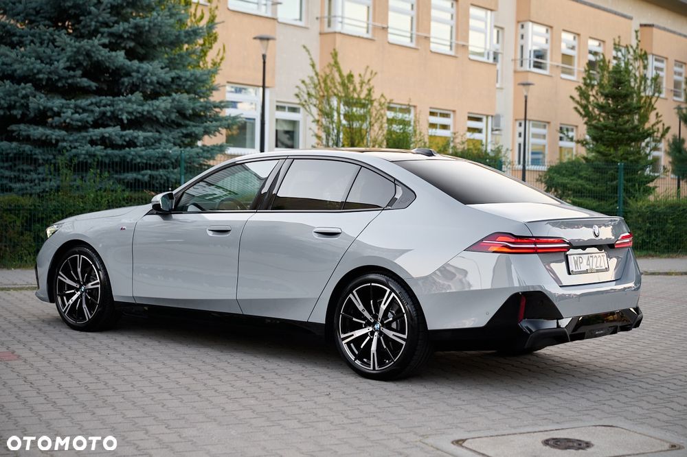 BMW Seria 5 520d xDrive - 9