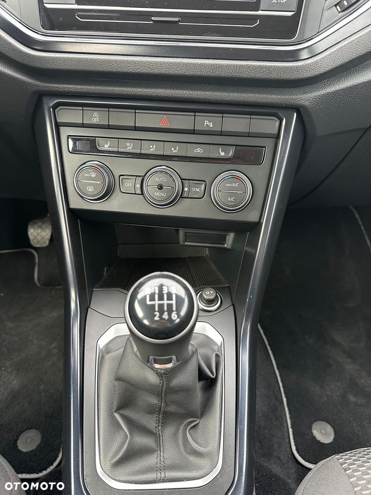 Volkswagen T-Roc 1.0 TSI - 11