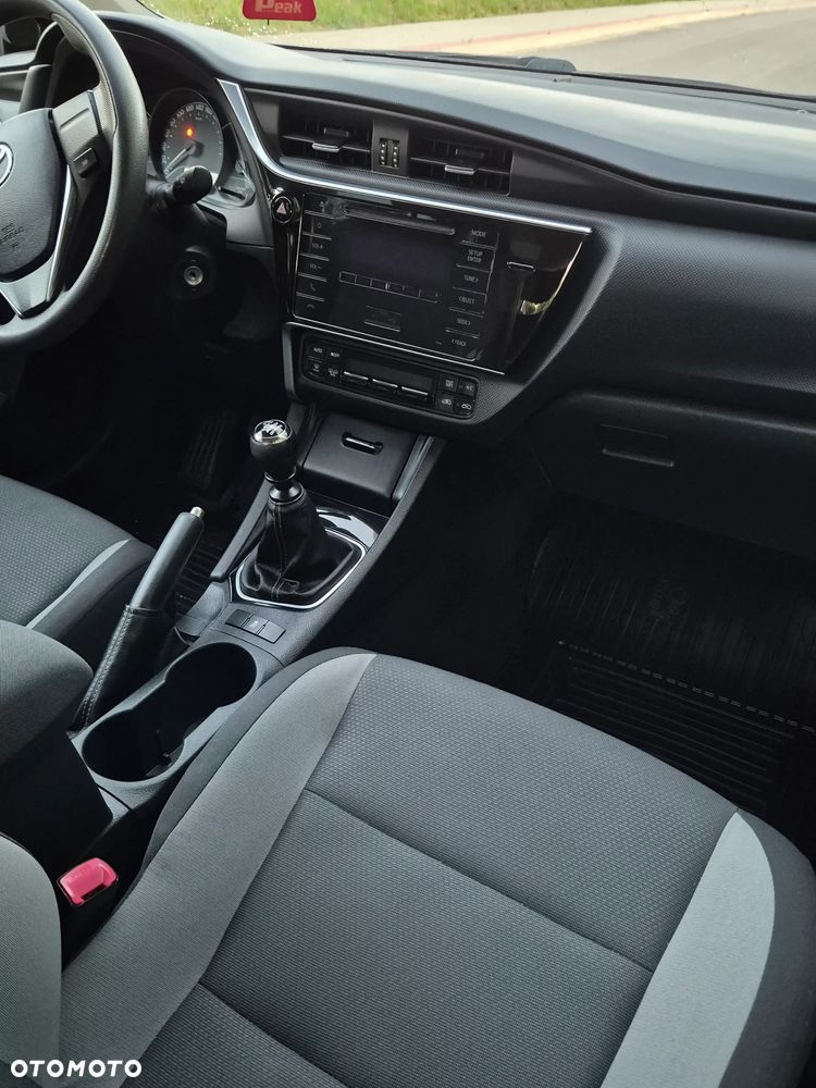 Toyota Auris 1.33 VVT-i Active - 2