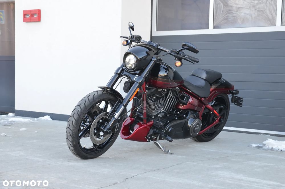 Harley-Davidson Softail Breakout - 17