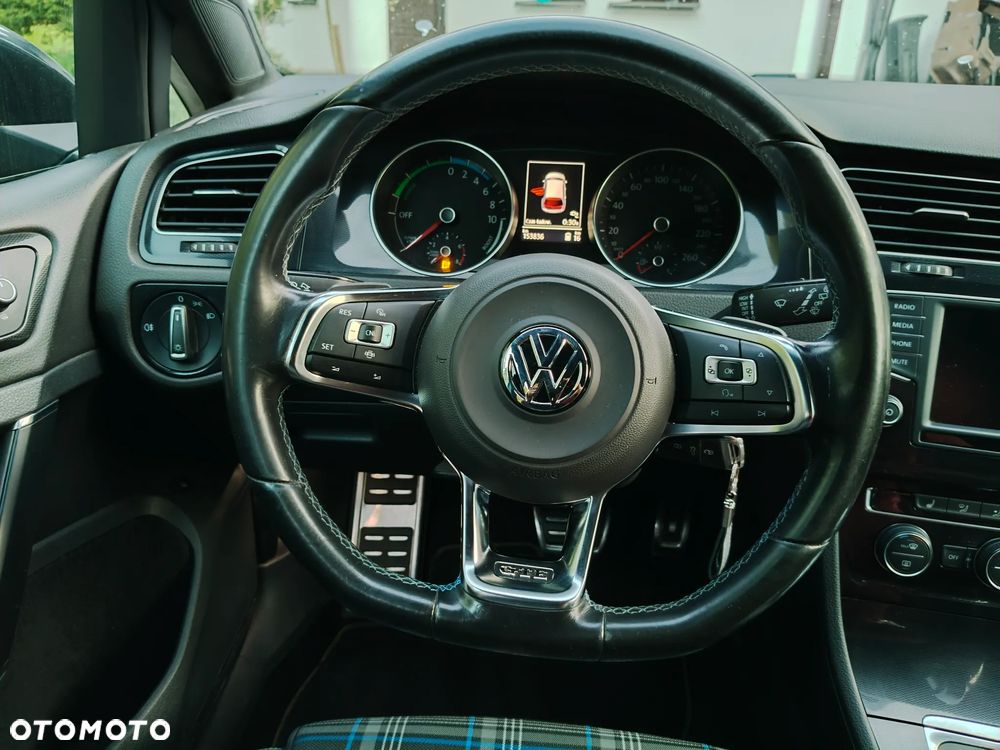Volkswagen Golf - 27
