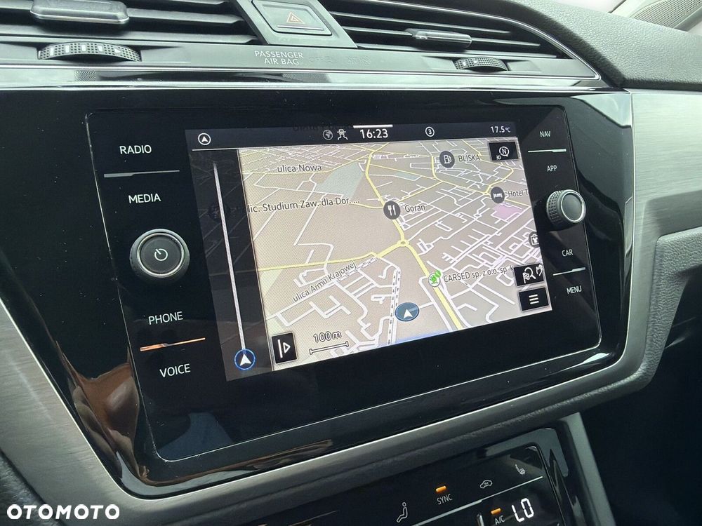 Volkswagen Touran 2.0 TDI BMT Comfortline DSG - 26