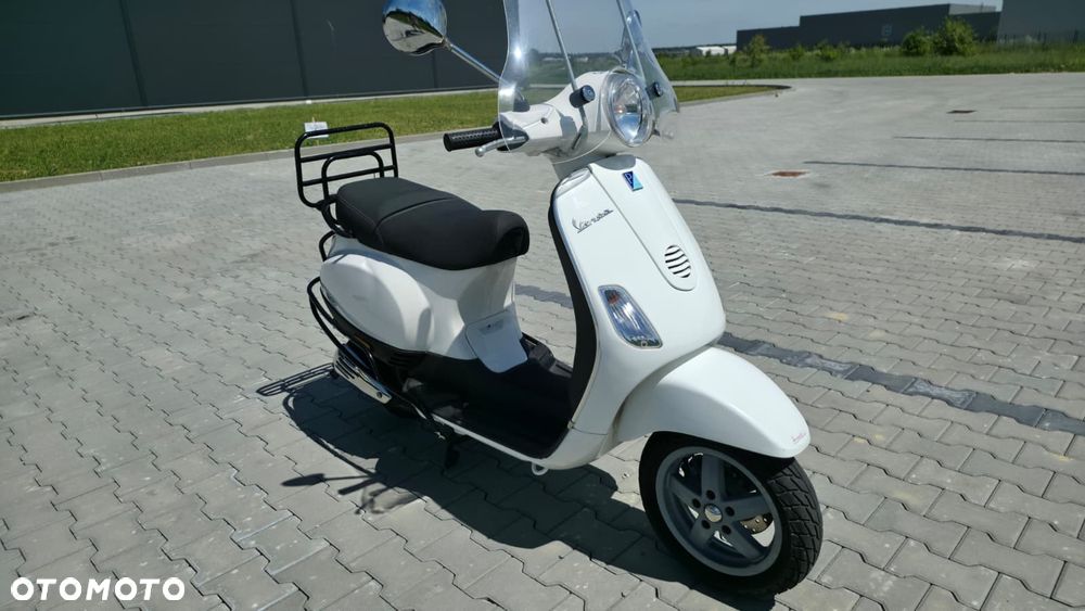 Piaggio Vespa - 2