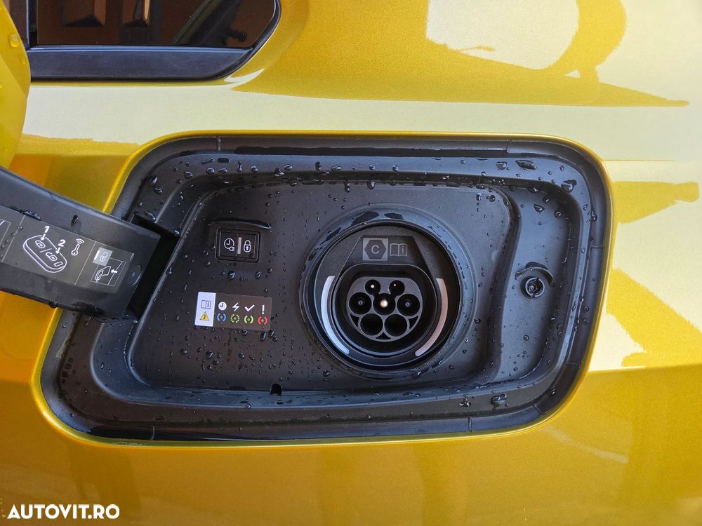 Opel Astra 1.6L Turbo PHEV AT8 GS Line - 29