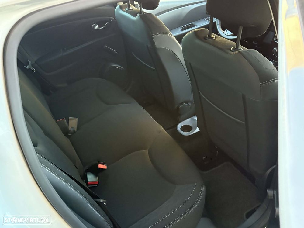Renault Clio 1.5 dCi Limited EDC - 39