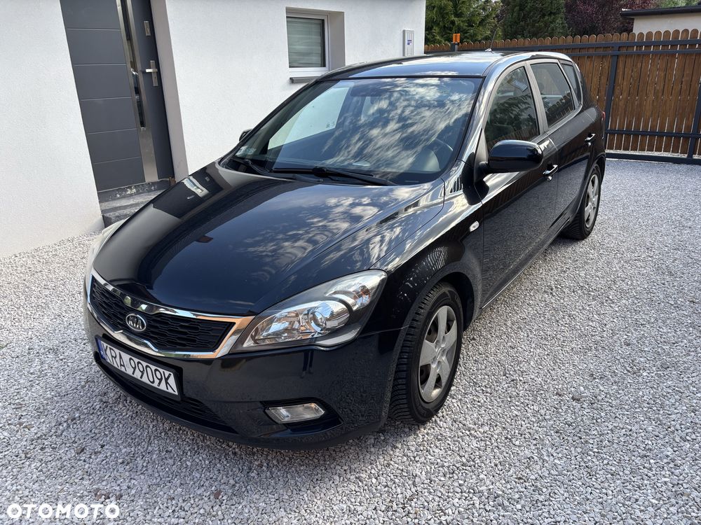 Kia Ceed - 1