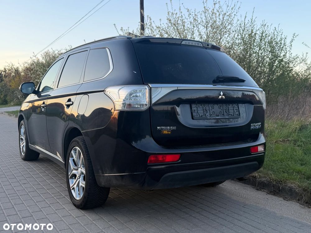Mitsubishi Outlander Intense + - 5