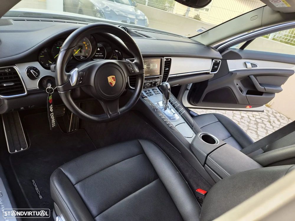 Porsche Panamera - 1