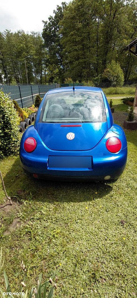 Volkswagen New Beetle - 2