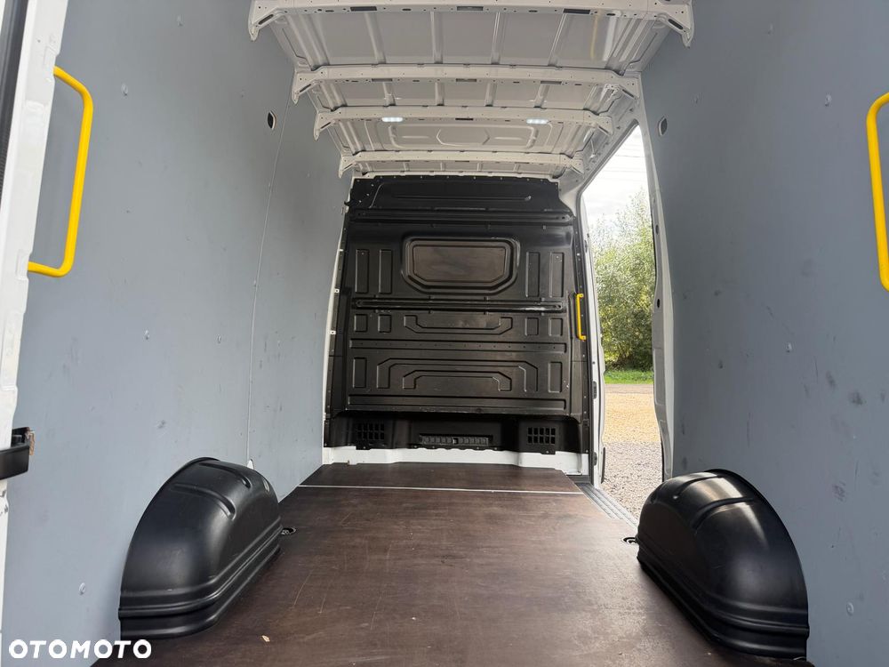 Volkswagen CRAFTER / L3H3 / 140 KM / KAMERA / NAJBOGATSZA WERSJA / FV23% / - 15