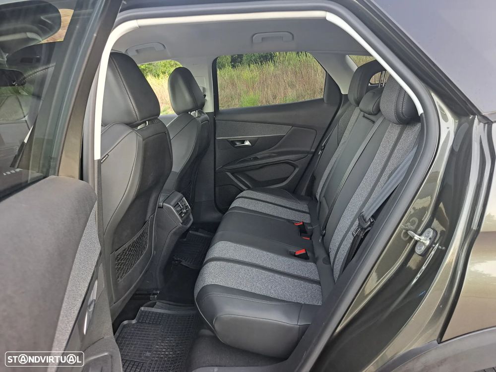 Peugeot 3008 1.5 BlueHDi Allure EAT8 - 30