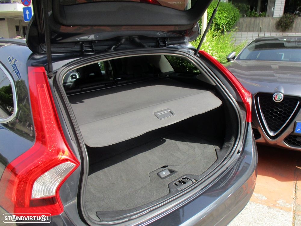 Volvo V60 DRIVe Momentum - 40