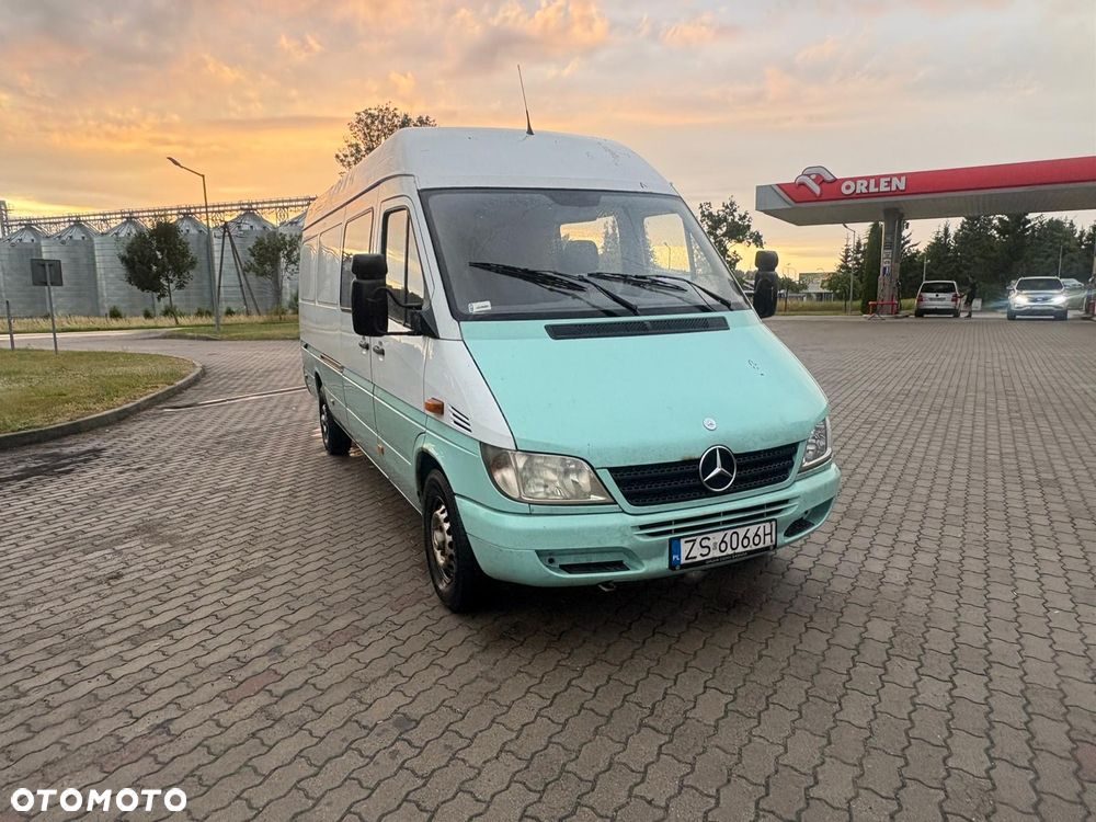 Mercedes-Benz Sprinter - 2